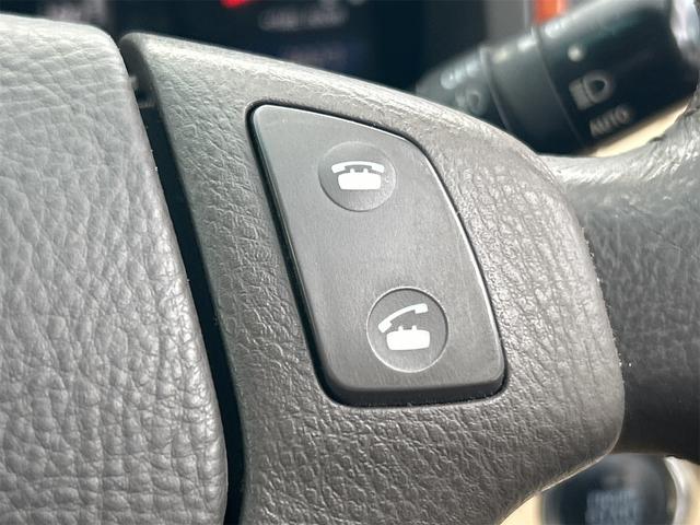 クラウン ロイヤルサルーンｉ－Ｆｏｕｒ　４ＷＤ　ドライブレコーダー　オートクルーズコントロール　バックカメラ　ナビ　エアロ　ＨＩＤ　ＡＴ　スマートキー　電動格納ミラー　盗難防止システム　ＣＤ　衝突安全ボディ　ＡＢＳ　ＥＳＣ　エアコン（32枚目）