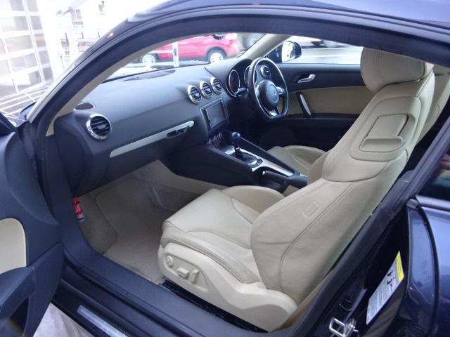 2.0TFSI ベージュレザー 純正ナビ(10枚目)