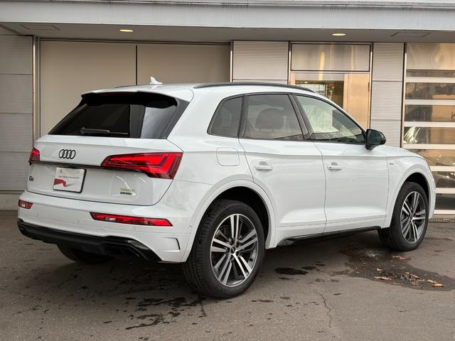 Ｑ５ ４０ＴＤＩクワトロ　Ｓライン　☆元弊社試乗車　／　特別仕様車☆　Ｓｌｉｎｅ　ｄｙｎａｍｉｃ　ｅｄｉｔｉｏｎパッケージ　Ｓｌｉｎｅプラスパッケージ　コンフォートパッケージ　ブラックスタイリングパッケージ　ファインナッパレザー（7枚目）