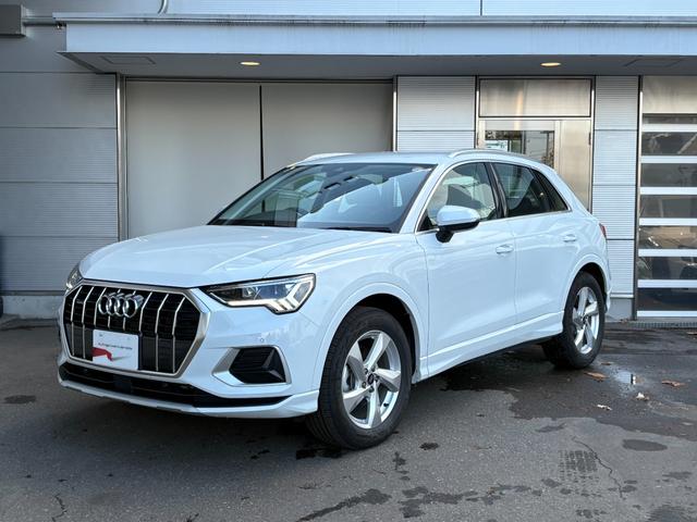 Ｑ３ ３５ＴＤＩクワトロアドバンスド　コンビニエンス＆アシスタンスパッケージ　ＴＶチューナー　ラグジュアリーパッケージ　テクノロジーパッケージ　ステアリングホイール３スポークレザー（2枚目）