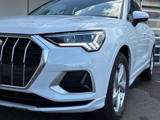 Ｑ３ ３５ＴＤＩクワトロアドバンスド　コンビニエンス＆アシスタンスパッケージ　ＴＶチューナー　ラグジュアリーパッケージ　テクノロジーパッケージ　ステアリングホイール３スポークレザー（3枚目）