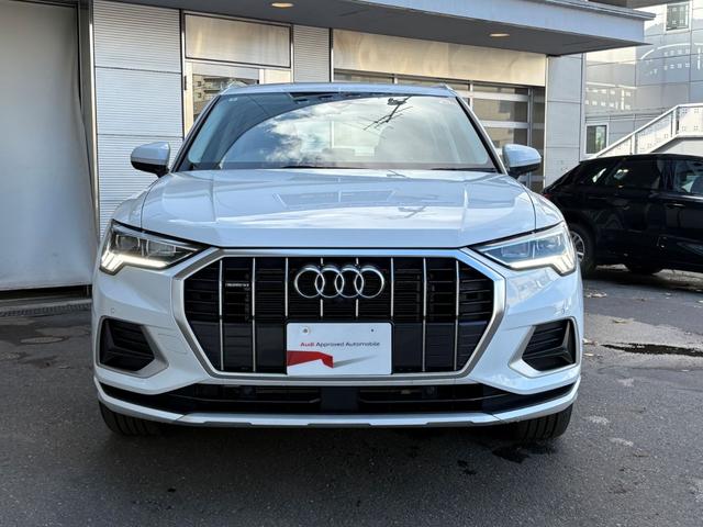 Ｑ３ ３５ＴＤＩクワトロアドバンスド　コンビニエンス＆アシスタンスパッケージ　ＴＶチューナー　ラグジュアリーパッケージ　テクノロジーパッケージ　ステアリングホイール３スポークレザー（4枚目）