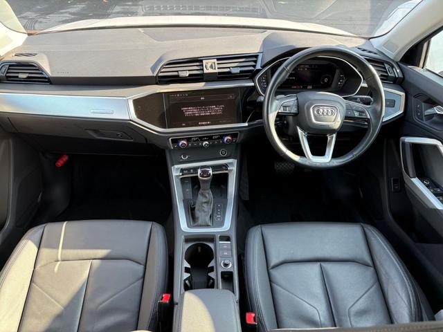 Ｑ３ ３５ＴＤＩクワトロアドバンスド　コンビニエンス＆アシスタンスパッケージ　ＴＶチューナー　ラグジュアリーパッケージ　テクノロジーパッケージ　ステアリングホイール３スポークレザー（13枚目）