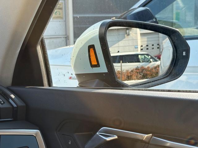 Ｑ３ ３５ＴＤＩクワトロアドバンスド　コンビニエンス＆アシスタンスパッケージ　ＴＶチューナー　ラグジュアリーパッケージ　テクノロジーパッケージ　ステアリングホイール３スポークレザー（28枚目）