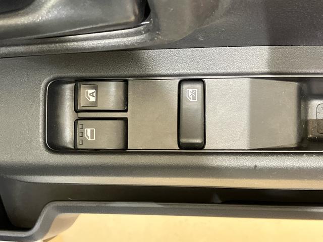 ハイゼットカーゴ ＤＸ　４ＷＤ　オートマチックハイビーム　衝突防止システム　レーンアシスト　キーレスエントリー　記録簿　ワンオーナー　エアバッグ　エアコン　パワーステアリング　パワーウィンドウ　ＡＢＳ（6枚目）