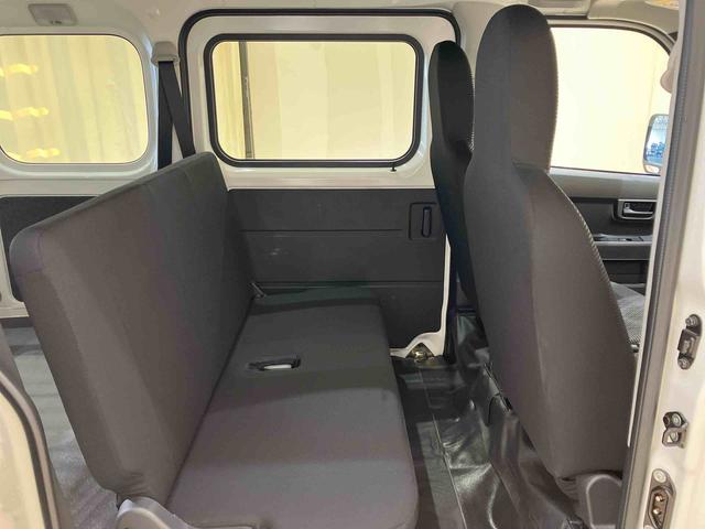 ハイゼットカーゴ DX 4WD 両側スライドドア アイドリングストップ オートマチックハイビーム オートライト 衝突防止システム レーンアシスト キーレスエントリー 記録簿 ワンオーナー エアバッグ エアコン ABS(4枚目)