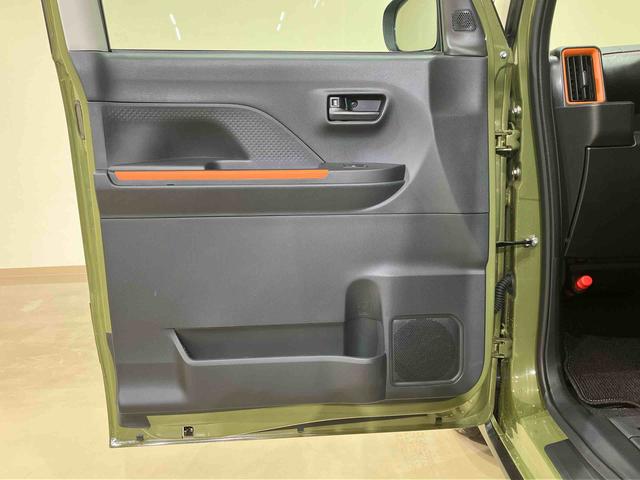 タント ファンクロスターボ 4WD 両側電動スライドドア シートヒーター ターボ アイドリングストップ オートマチックハイビーム USB入力端子 オートライト 衝突防止システム LEDヘッドランプ レーンアシスト スマートキー(35枚目)