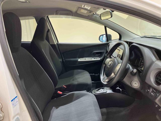 ヴィッツ F(3枚目)