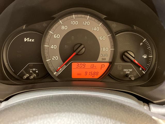 ヴィッツ F(8枚目)