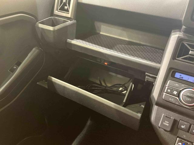 タフト G ダーククロムベンチャー 4WD 全周囲カメラ シートヒーター アイドリングストップ オートマチックハイビーム USB入力端子 オートライト 衝突防止システム LEDヘッドランプ レーンアシスト ドライブレコーダー 記録簿(11枚目)