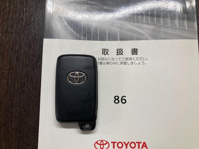 ８６ ＧＴ　アプライドＢ　ＫＵＨＬバンパー　モデリスタＳステップ　クスコ前後タワーバー　フルタップ車高調　社外ヘッドライト・テール　ＳＳＲ１８インチＡＷ　純正ＨＤＤナビ　取説　記録簿　道外仕入車（17枚目）
