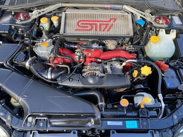 インプレッサ ＷＲＸ　ＳＴｉ　アプライドＣ　ＤＣＣＤ　ブリッツ車高調　ＨＫＳマフラー　ＳＴＩ１８インチＡＷ　ＤＥＦＩ３連メーター　ＳＴＩブースト計　ＭＯＭＯステアリング　ストラーダナビ　Ｔベル交換済　取説　道外仕入車（2枚目）