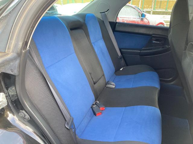 インプレッサ ＷＲＸ　ＳＴｉ　アプライドＣ　ＤＣＣＤ　ブリッツ車高調　ＨＫＳマフラー　ＳＴＩ１８インチＡＷ　ＤＥＦＩ３連メーター　ＳＴＩブースト計　ＭＯＭＯステアリング　ストラーダナビ　Ｔベル交換済　取説　道外仕入車（9枚目）