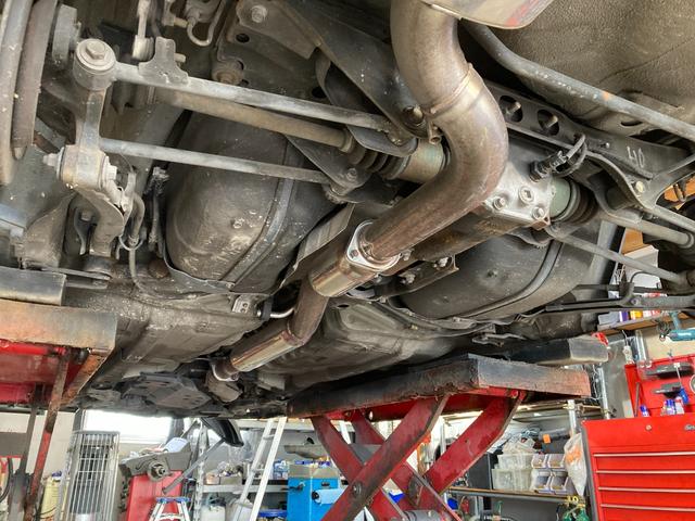 インプレッサ ＷＲＸ　ＳＴｉ　アプライドＣ　ＤＣＣＤ　ブリッツ車高調　ＨＫＳマフラー　ＳＴＩ１８インチＡＷ　ＤＥＦＩ３連メーター　ＳＴＩブースト計　ＭＯＭＯステアリング　ストラーダナビ　Ｔベル交換済　取説　道外仕入車（12枚目）