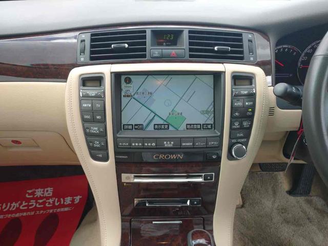 クラウン Rサルーンi-Four60thスペシャルED 4WD ETC オートクルーズコントロール バックカメラ ナビ アルミホイール HID AT スマートキー 電動格納ミラー 盗難防止システム パワーシート CD MD 衝突安全ボディ ABS ESC(4枚目)
