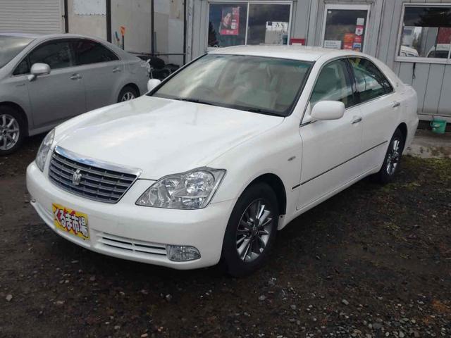 クラウン Rサルーンi-Four60thスペシャルED 4WD ETC オートクルーズコントロール バックカメラ ナビ アルミホイール HID AT スマートキー 電動格納ミラー 盗難防止システム パワーシート CD MD 衝突安全ボディ ABS ESC(12枚目)