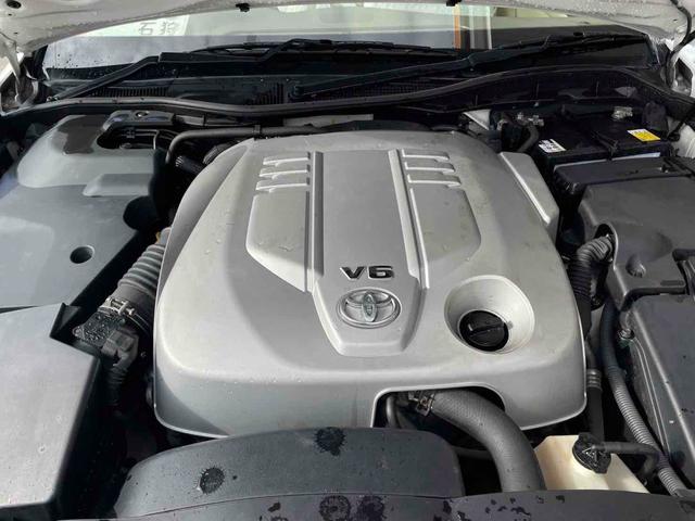 クラウン Rサルーンi-Four60thスペシャルED 4WD ETC オートクルーズコントロール バックカメラ ナビ アルミホイール HID AT スマートキー 電動格納ミラー 盗難防止システム パワーシート CD MD 衝突安全ボディ ABS ESC(20枚目)