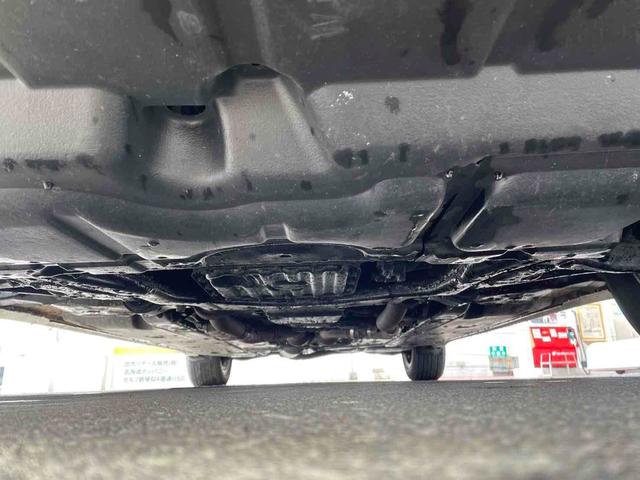 クラウン Rサルーンi-Four60thスペシャルED 4WD ETC オートクルーズコントロール バックカメラ ナビ アルミホイール HID AT スマートキー 電動格納ミラー 盗難防止システム パワーシート CD MD 衝突安全ボディ ABS ESC(32枚目)