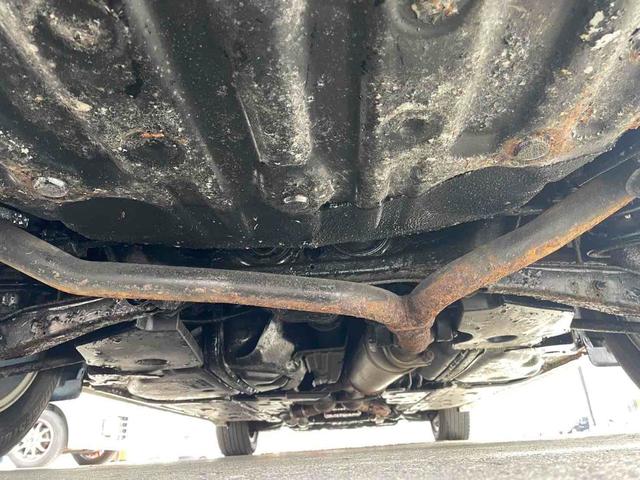 クラウン Rサルーンi-Four60thスペシャルED 4WD ETC オートクルーズコントロール バックカメラ ナビ アルミホイール HID AT スマートキー 電動格納ミラー 盗難防止システム パワーシート CD MD 衝突安全ボディ ABS ESC(33枚目)