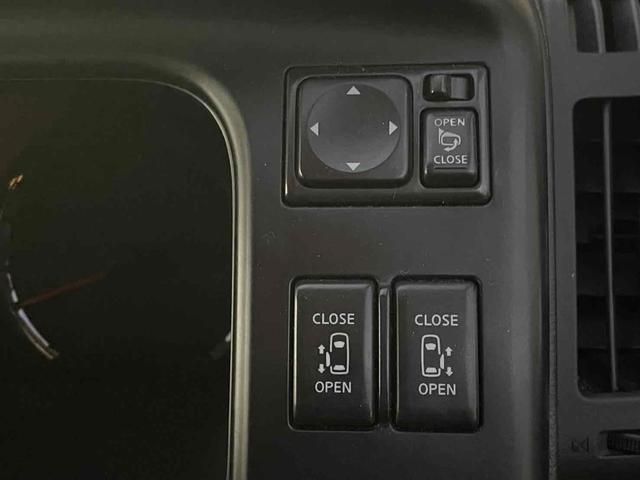 セレナ ハイウェイスター　Ｖセレクション　４ＷＤ　ＥＴＣ　ナビ　ＴＶ　両側電動スライドドア　オートライト　ＨＩＤ　スマートキー　電動格納ミラー　後席モニター　３列シート　ウォークスルー　ＣＶＴ　アルミホイール　盗難防止システム　衝突安全ボディ（6枚目）