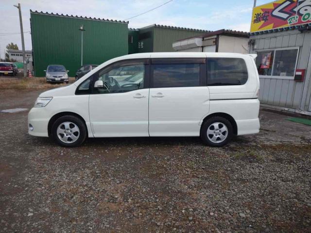 セレナ ハイウェイスター　Ｖセレクション　４ＷＤ　ＥＴＣ　ナビ　ＴＶ　両側電動スライドドア　オートライト　ＨＩＤ　スマートキー　電動格納ミラー　後席モニター　３列シート　ウォークスルー　ＣＶＴ　アルミホイール　盗難防止システム　衝突安全ボディ（15枚目）