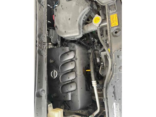 セレナ ハイウェイスター　Ｖセレクション　４ＷＤ　ＥＴＣ　ナビ　ＴＶ　両側電動スライドドア　オートライト　ＨＩＤ　スマートキー　電動格納ミラー　後席モニター　３列シート　ウォークスルー　ＣＶＴ　アルミホイール　盗難防止システム　衝突安全ボディ（20枚目）