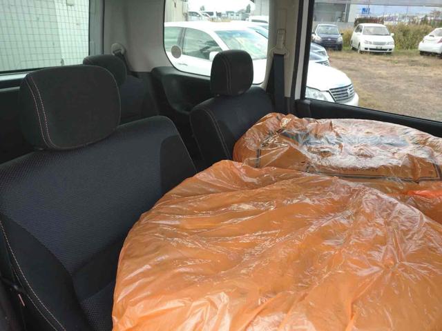 セレナ ハイウェイスター　Ｖセレクション　４ＷＤ　ＥＴＣ　ナビ　ＴＶ　両側電動スライドドア　オートライト　ＨＩＤ　スマートキー　電動格納ミラー　後席モニター　３列シート　ウォークスルー　ＣＶＴ　アルミホイール　盗難防止システム　衝突安全ボディ（24枚目）