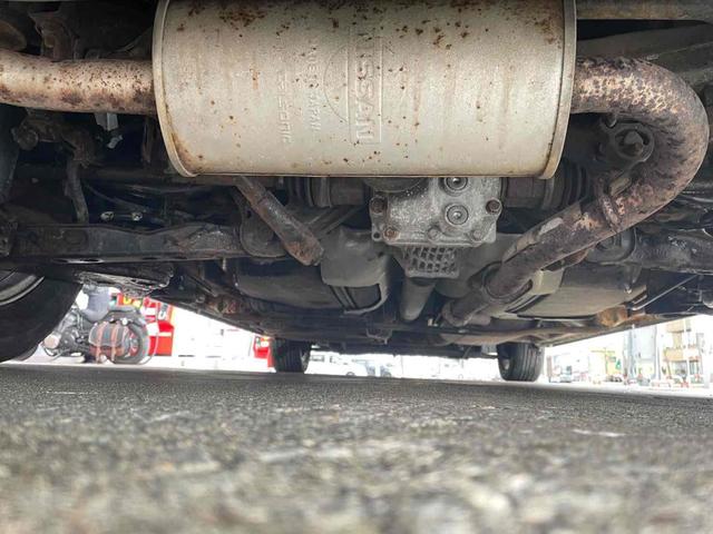 セレナ ハイウェイスター　Ｖセレクション　４ＷＤ　ＥＴＣ　ナビ　ＴＶ　両側電動スライドドア　オートライト　ＨＩＤ　スマートキー　電動格納ミラー　後席モニター　３列シート　ウォークスルー　ＣＶＴ　アルミホイール　盗難防止システム　衝突安全ボディ（31枚目）