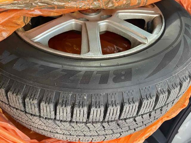 セレナ ハイウェイスター　Ｖセレクション　４ＷＤ　ＥＴＣ　ナビ　ＴＶ　両側電動スライドドア　オートライト　ＨＩＤ　スマートキー　電動格納ミラー　後席モニター　３列シート　ウォークスルー　ＣＶＴ　アルミホイール　盗難防止システム　衝突安全ボディ（34枚目）