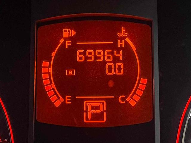 セレナ ハイウェイスター　Ｖセレクション　４ＷＤ　ＥＴＣ　ナビ　ＴＶ　両側電動スライドドア　オートライト　ＨＩＤ　スマートキー　電動格納ミラー　後席モニター　３列シート　ウォークスルー　ＣＶＴ　アルミホイール　盗難防止システム　衝突安全ボディ（42枚目）