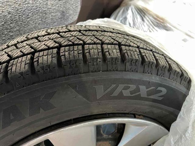 パッソ Ｘ　クツロギ　４ＷＤ　ドライブレコーダー　ＥＴＣ　スマートキー　電動格納ミラー　ＣＶＴ　盗難防止システム　衝突安全ボディ　記録簿　ベンチシート　ＡＢＳ　ＣＤ　ＭＤ　エアコン　パワーステアリング　パワーウィンドウ（29枚目）