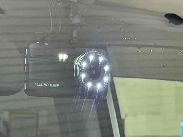 セレナ ２０Ｘ　４ＷＤ　夏冬タイヤＡＷ付き　ドライブレコーダー　ＥＴＣ　バックカメラ　ナビ　ＴＶ　オートクルーズコントロール　両側電動スライドドア　スマートキー　アイドリングストップ　　３列シート　フルフラット（3枚目）