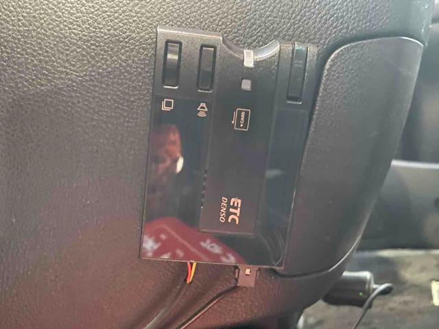 セレナ ２０Ｘ　４ＷＤ　夏冬タイヤＡＷ付き　ドライブレコーダー　ＥＴＣ　バックカメラ　ナビ　ＴＶ　オートクルーズコントロール　両側電動スライドドア　スマートキー　アイドリングストップ　　３列シート　フルフラット（6枚目）