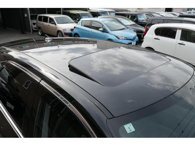 ＲＸ ＲＸ３００　バージョンＬ　レクサスセーフティシステム　寒冷地仕様　夏冬タイヤ　サンルーフ　社外マフラー　後席モニター　純正キー一体型エンジンスターター　メーカーＯＰナビ　ＤＴＶ　Ｂｌｕｅｔｏｏｔｈ　パノラミックビューモニター（19枚目）
