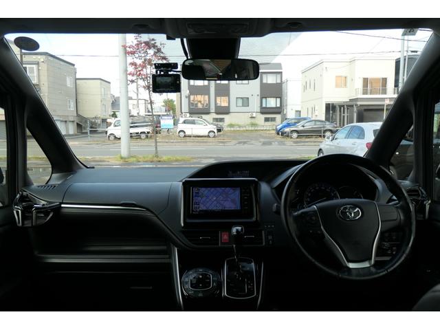 エスクァイア Gi 寒冷地仕様 トヨタセーフティセンス 夏冬タイヤ SDナビ TV Bluetooth フリップダウンモニター 前後ドラレコ ETC 両側電動パワースライドドア ハーフレザーシート シートヒーター(17枚目)