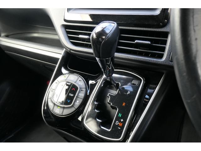 エスクァイア Gi 寒冷地仕様 トヨタセーフティセンス 夏冬タイヤ SDナビ TV Bluetooth フリップダウンモニター 前後ドラレコ ETC 両側電動パワースライドドア ハーフレザーシート シートヒーター(30枚目)