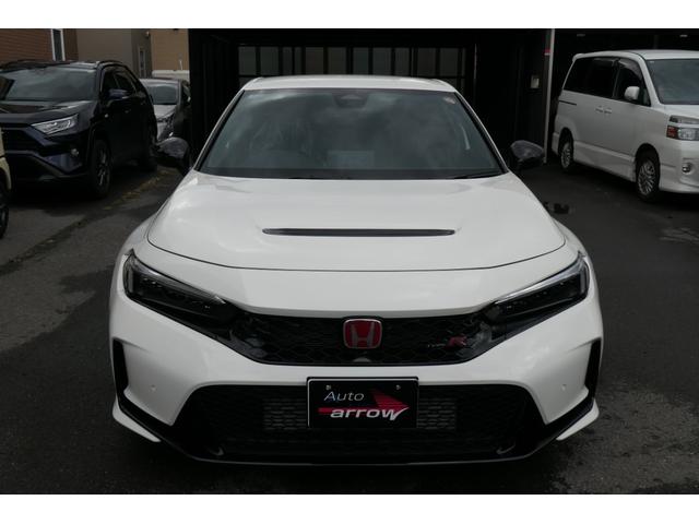 シビック タイプR レーシングブラックパッケージ ワンオーナー ホンダセンシング 6MT 19インチブラックAW リアスポイラー ブレンボキャリパー ホンダコネクト9インチナビTV Bluetooth バックカメラ ワイヤレス充電器 ETC2.0(4枚目)