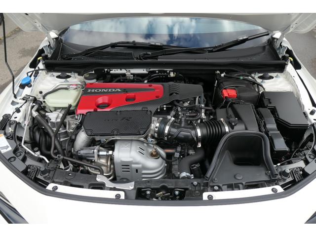 シビック タイプR レーシングブラックパッケージ ワンオーナー ホンダセンシング 6MT 19インチブラックAW リアスポイラー ブレンボキャリパー ホンダコネクト9インチナビTV Bluetooth バックカメラ ワイヤレス充電器 ETC2.0(16枚目)