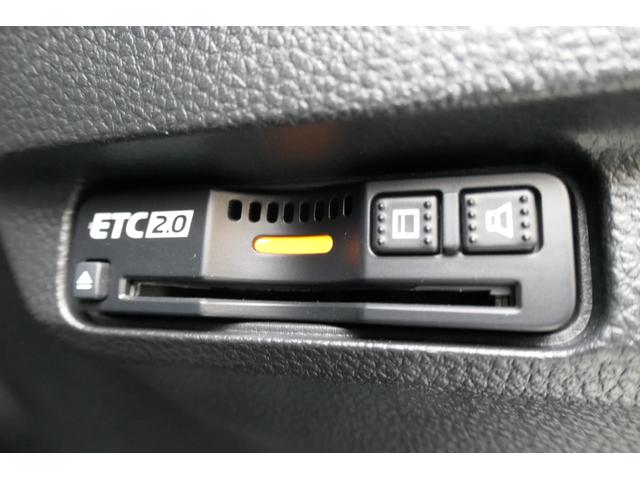 シビック タイプR レーシングブラックパッケージ ワンオーナー ホンダセンシング 6MT 19インチブラックAW リアスポイラー ブレンボキャリパー ホンダコネクト9インチナビTV Bluetooth バックカメラ ワイヤレス充電器 ETC2.0(22枚目)