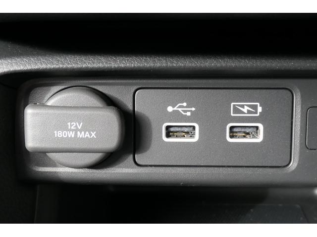 シビック タイプR レーシングブラックパッケージ ワンオーナー ホンダセンシング 6MT 19インチブラックAW リアスポイラー ブレンボキャリパー ホンダコネクト9インチナビTV Bluetooth バックカメラ ワイヤレス充電器 ETC2.0(28枚目)