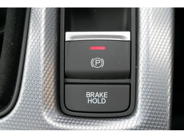 シビック タイプR レーシングブラックパッケージ ワンオーナー ホンダセンシング 6MT 19インチブラックAW リアスポイラー ブレンボキャリパー ホンダコネクト9インチナビTV Bluetooth バックカメラ ワイヤレス充電器 ETC2.0(32枚目)
