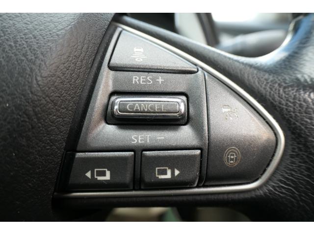 アクセルペダルを踏まずに定速走行が可能／高速道路などでの運転がより快適になるクルーズコントロール付