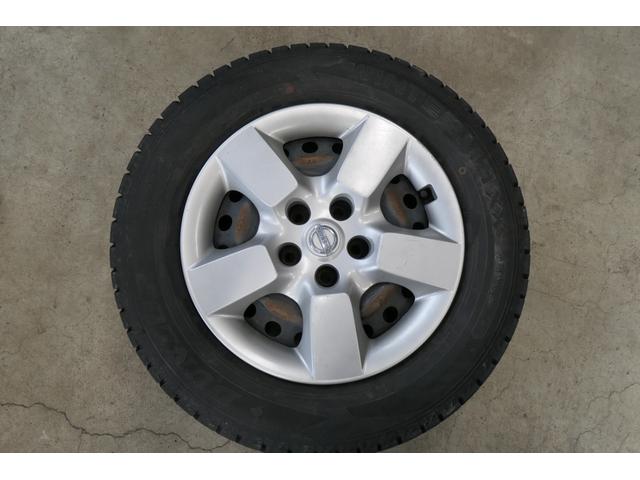 エクストレイル ２０Ｓ　夏冬タイヤ　社外エンジンスターター　純正ナビ　ＤＴＶ　Ｂｌｕｅｔｏｏｔｈ　バックカメラ　ＥＴＣ　ルーフレール　横滑り防止装置　切替４ＷＤ　スマートキー　ドアバイザー　電動格納ミラー　パワーウィンドウ（10枚目）