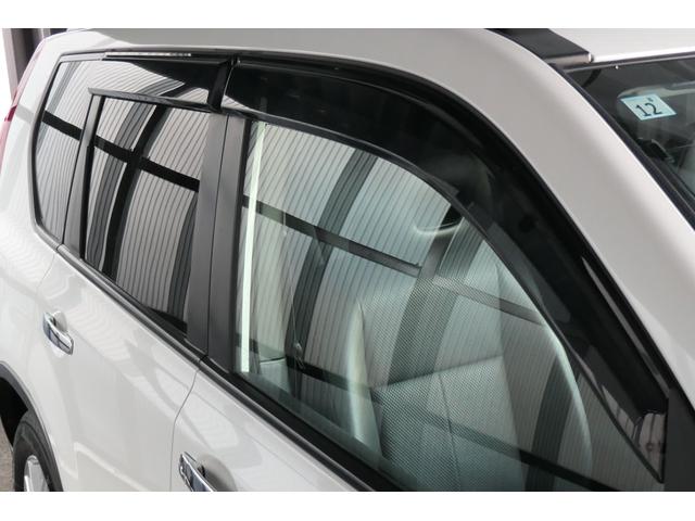 エクストレイル ２０Ｓ　夏冬タイヤ　社外エンジンスターター　純正ナビ　ＤＴＶ　Ｂｌｕｅｔｏｏｔｈ　バックカメラ　ＥＴＣ　ルーフレール　横滑り防止装置　切替４ＷＤ　スマートキー　ドアバイザー　電動格納ミラー　パワーウィンドウ（11枚目）