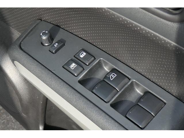 エクストレイル ２０Ｓ　夏冬タイヤ　社外エンジンスターター　純正ナビ　ＤＴＶ　Ｂｌｕｅｔｏｏｔｈ　バックカメラ　ＥＴＣ　ルーフレール　横滑り防止装置　切替４ＷＤ　スマートキー　ドアバイザー　電動格納ミラー　パワーウィンドウ（31枚目）