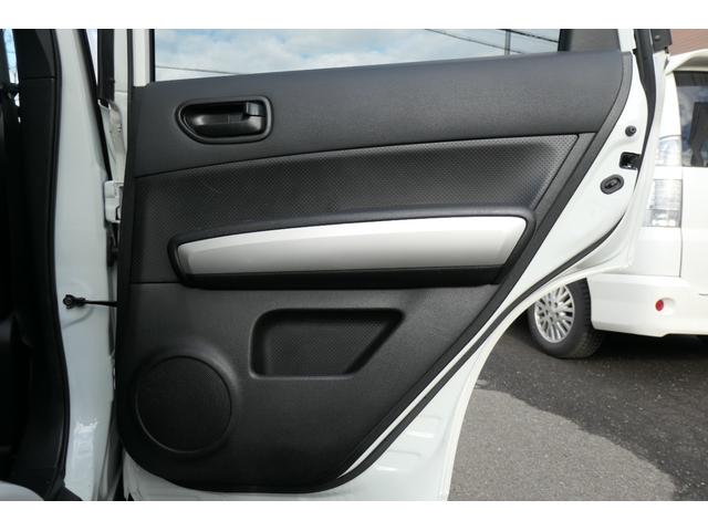 エクストレイル ２０Ｓ　夏冬タイヤ　社外エンジンスターター　純正ナビ　ＤＴＶ　Ｂｌｕｅｔｏｏｔｈ　バックカメラ　ＥＴＣ　ルーフレール　横滑り防止装置　切替４ＷＤ　スマートキー　ドアバイザー　電動格納ミラー　パワーウィンドウ（32枚目）