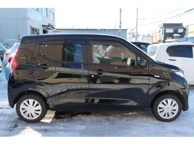 デイズ Ｓ　夏冬タイヤ　ワンオーナー　純正ＣＤラジオ　社外前後ドライブレコーダー　シートヒーター　キーレス　衝突被害軽減ブレーキ　コーナーセンサー　横滑り防止装置　アイドリングストップ　電動格納ミラー（6枚目）