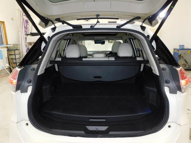 エクストレイル モード・プレミア　ハイブリッド　サンルーフアラウンドビューモニターバグガード踏み間違い防止機能メーカーＯＰナビパワーバックゲートハーフレザーシートシートヒーターパートタイム４ＷＤクルーズコントロールブラインドスポットモニター（16枚目）