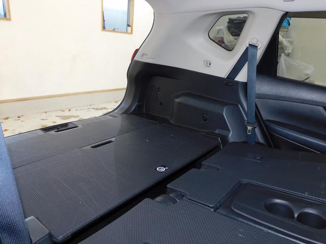 エクストレイル ２０Ｘｉ　純正９インチナビＢｌｕ－ｒａｙ再生アラウンドビューモニタープロパイロットアダクティブクルーズ電動パーキングブレーキパワーバックドア全席シートヒータカプロンシートデジタルインナーミラー踏み間違い防止機能（18枚目）