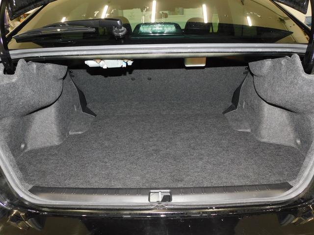 WRX S4 2.0GT-Sアイサイト 4WD ビルシュタインショック アイサイトパドルシフトパワーシート19インチアルミホイールブースト計付サブディスプレイバックカメラ横滑り防止機能電動パーキングブレーキ寒冷地仕様LEDヘットランプターボ(13枚目)